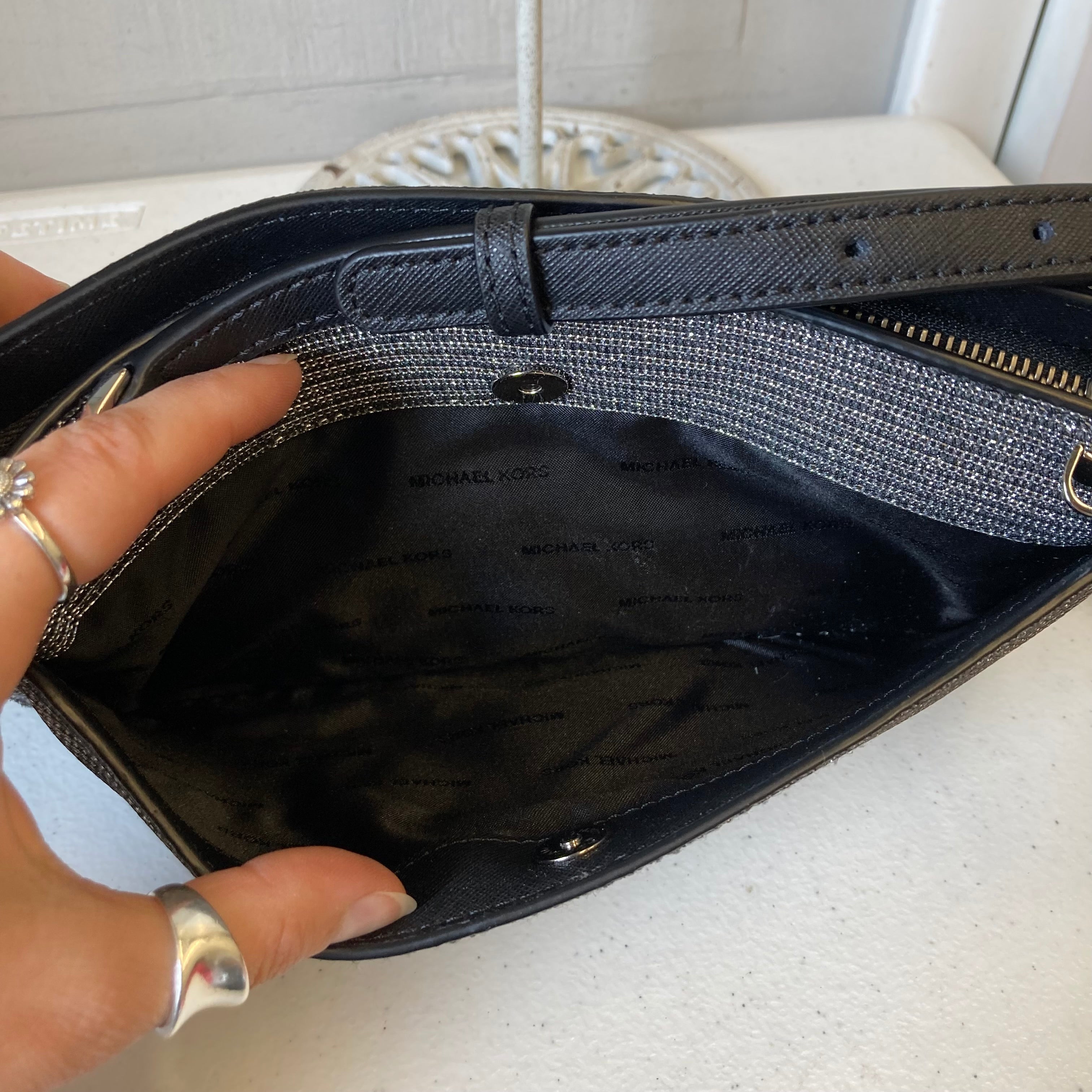 Handbag Designer By Michael Kors In Silver, Size:Small