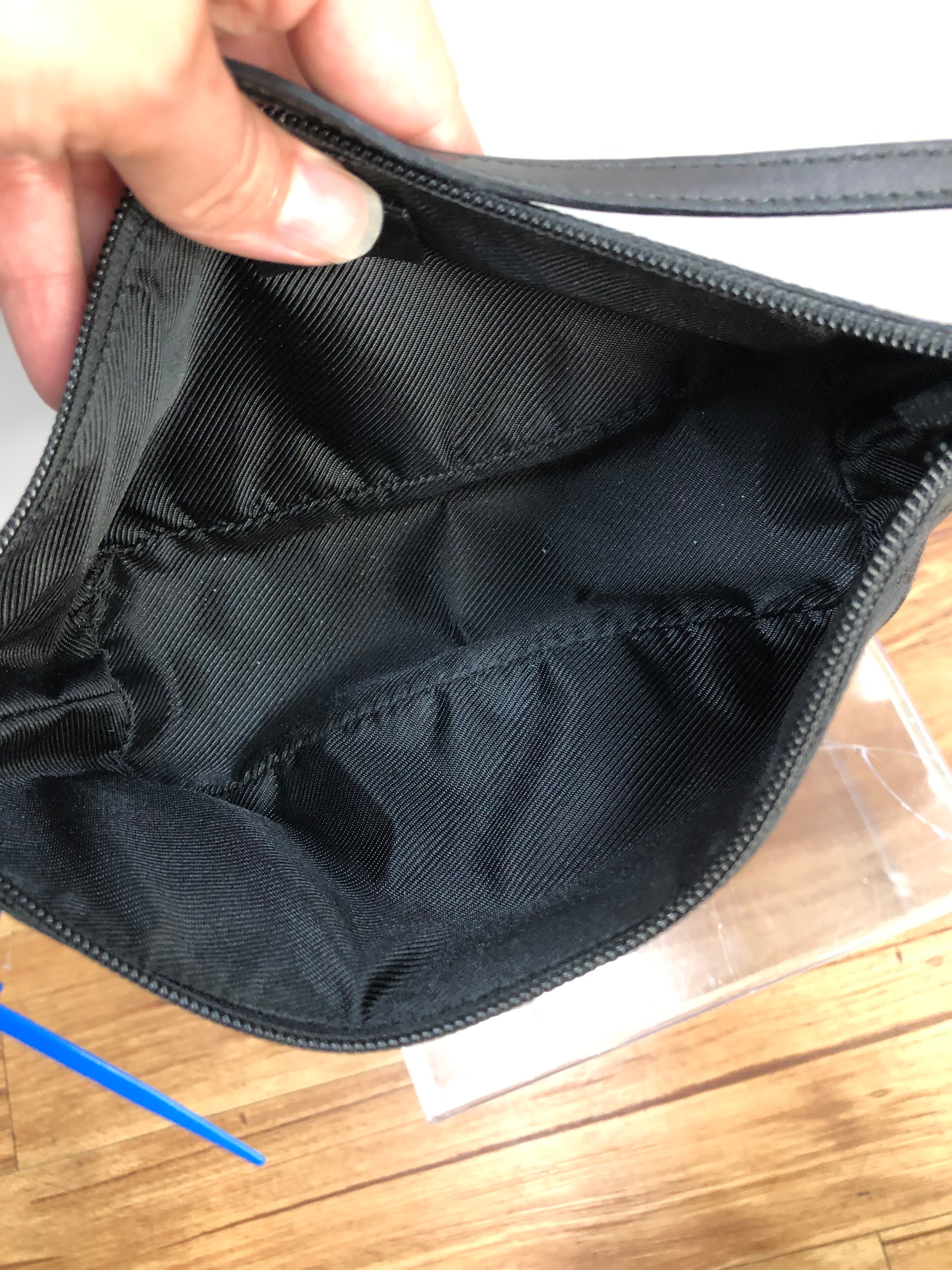 Handbag Luxury Designer By Gucci, Size: Small
