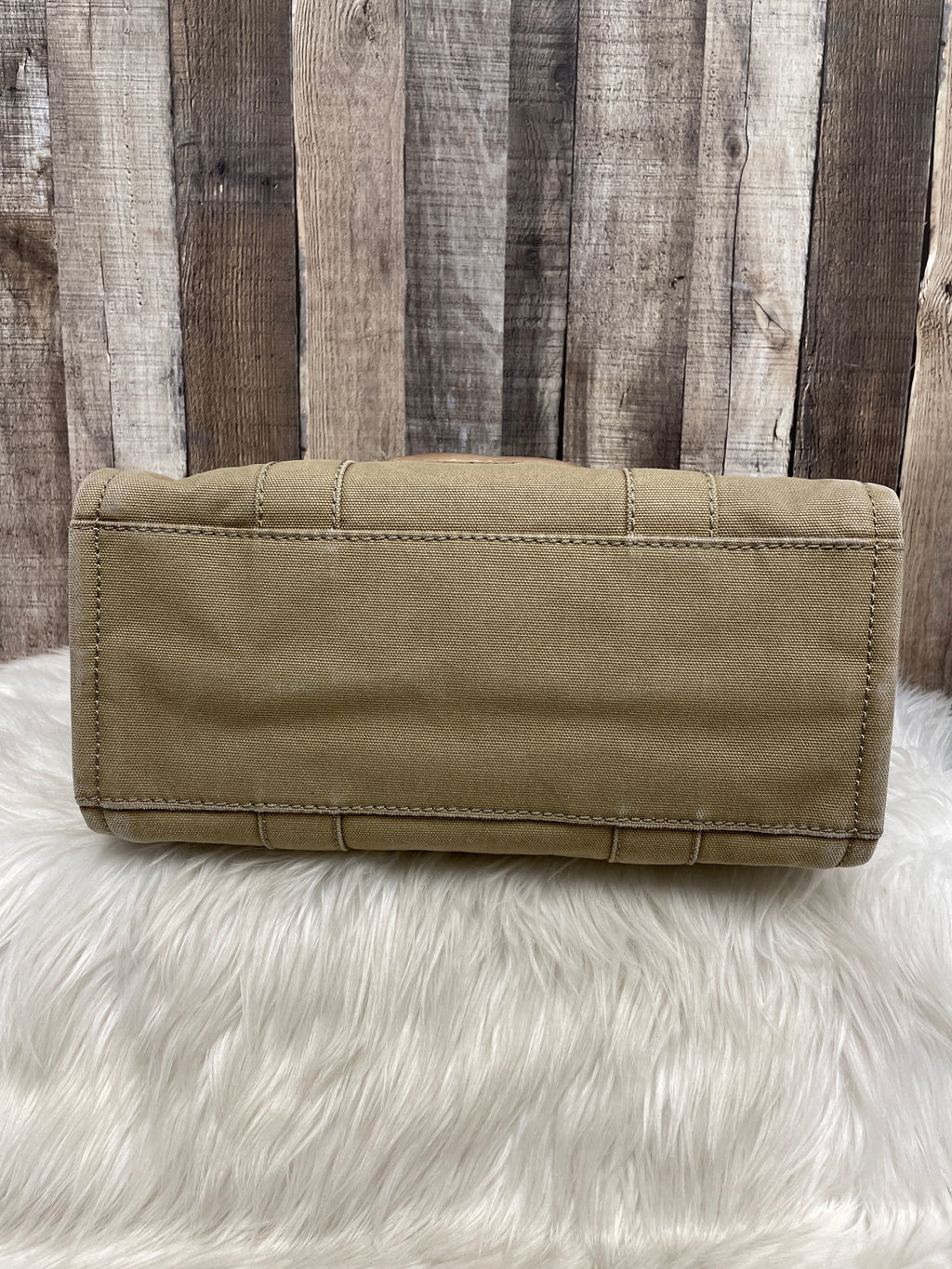 Crossbody Designer By Marc Jacobs, Size: Large