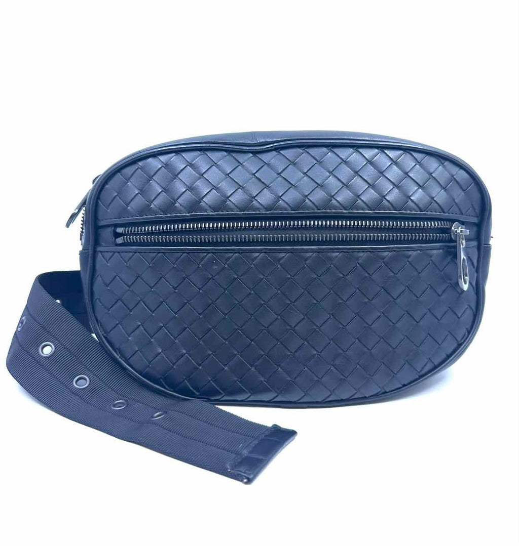 BOTTEGA VENETA Black Leather Woven Waist Bag
