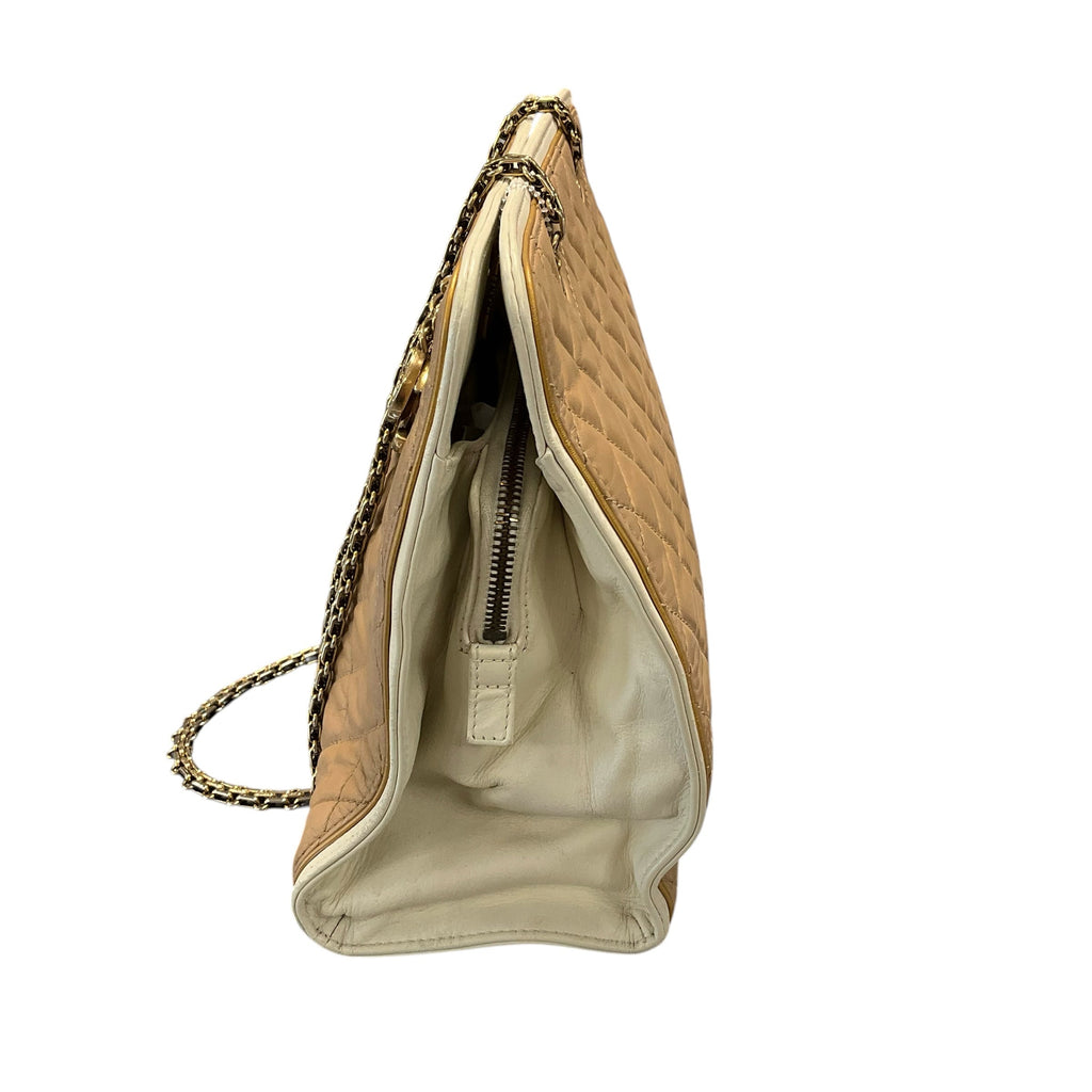 CHANEL Handbag