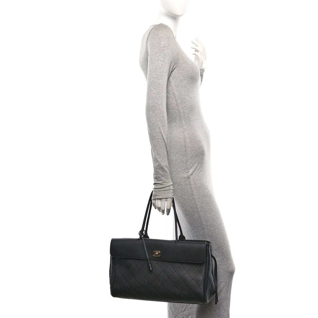 Grained Calfskin Stitched Urban Essentials Large Shopping Bag Black