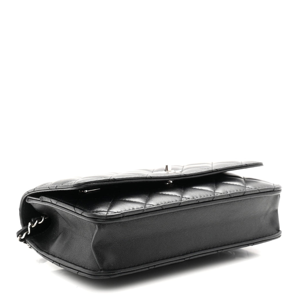 Lambskin Quilted CC Turnlock Wallet On Chain WOC Black