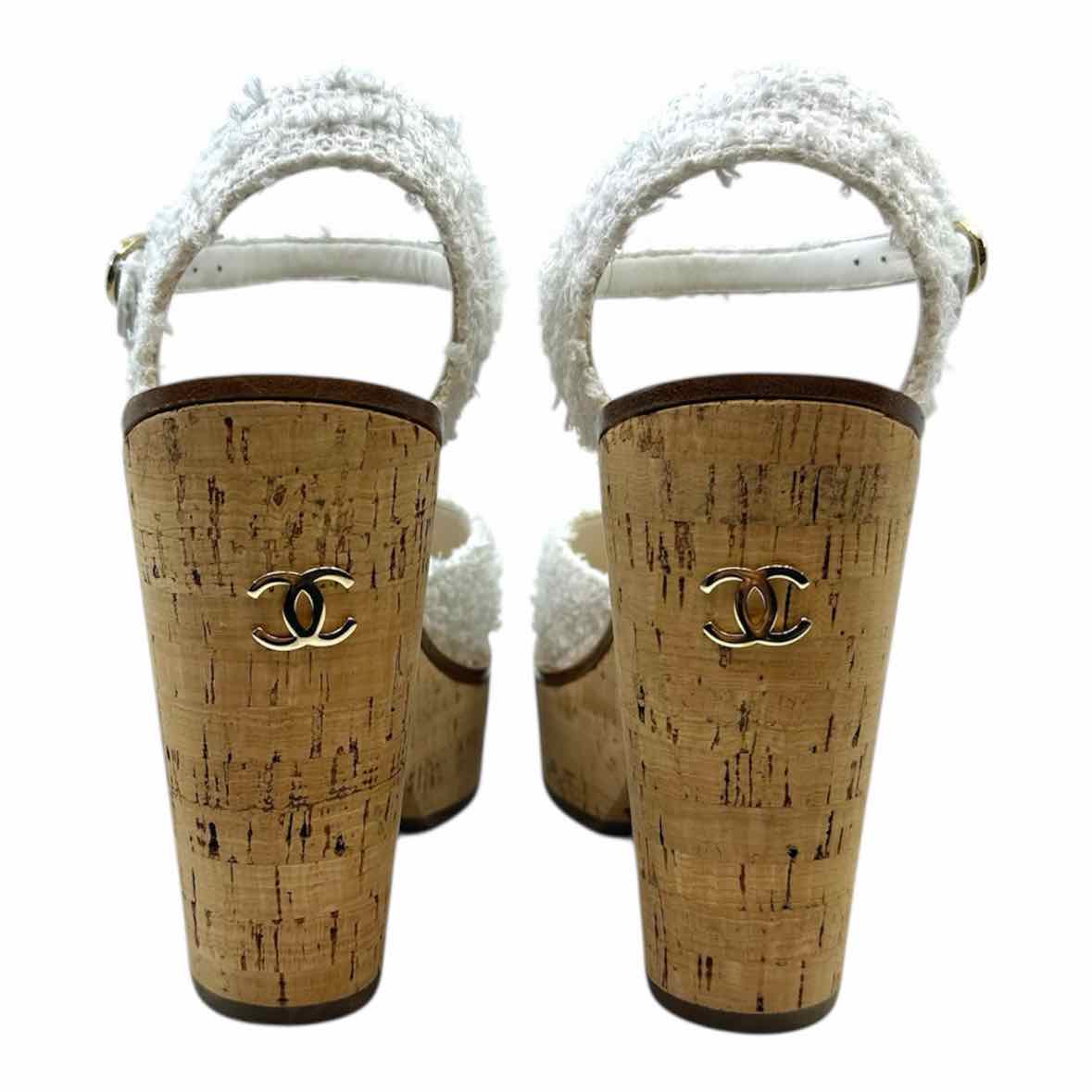 CHANEL Size 8.5 White Tweed Solid Wedge