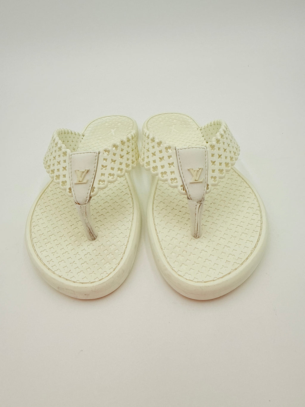 Sandals Luxury Designer By Louis Vuitton In White, Size:5