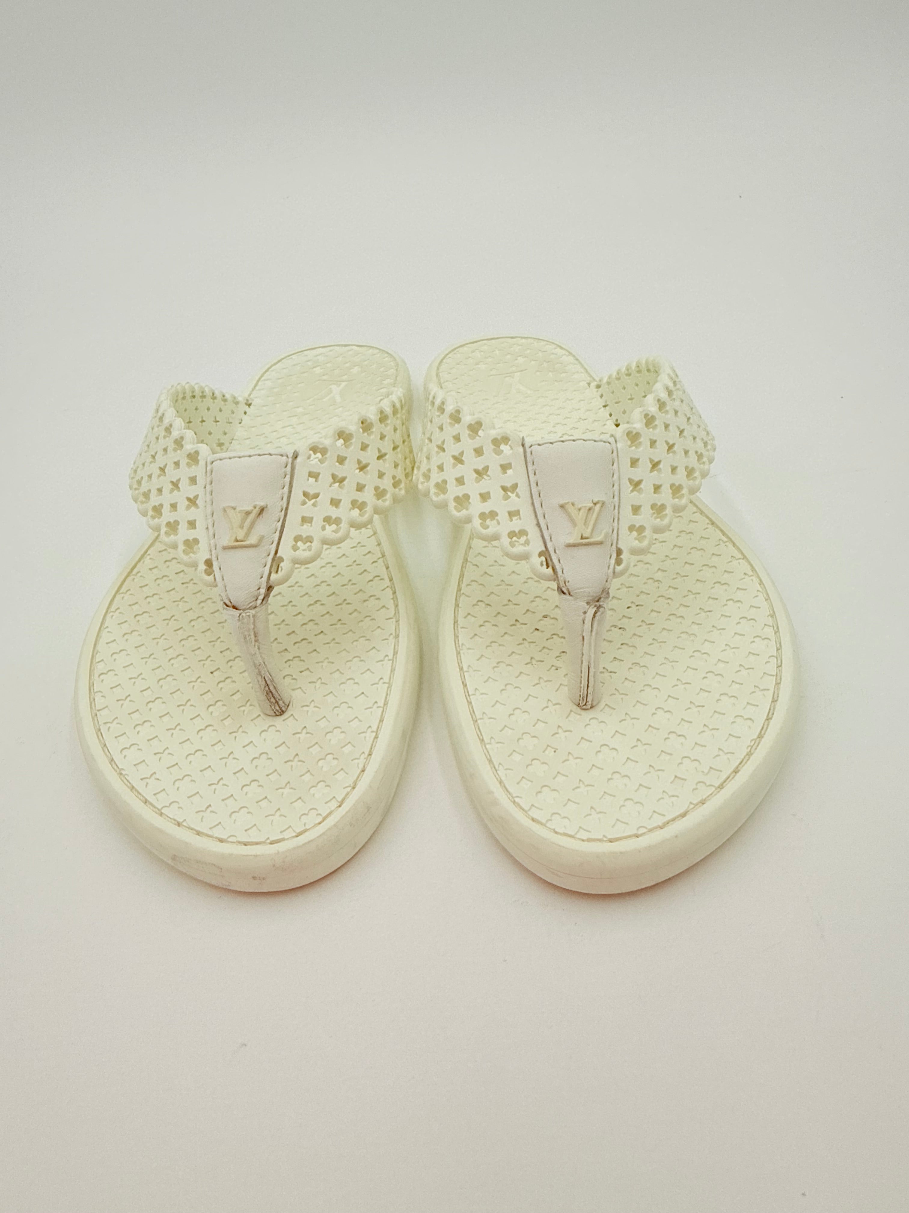 Sandals Luxury Designer By Louis Vuitton In White, Size:5