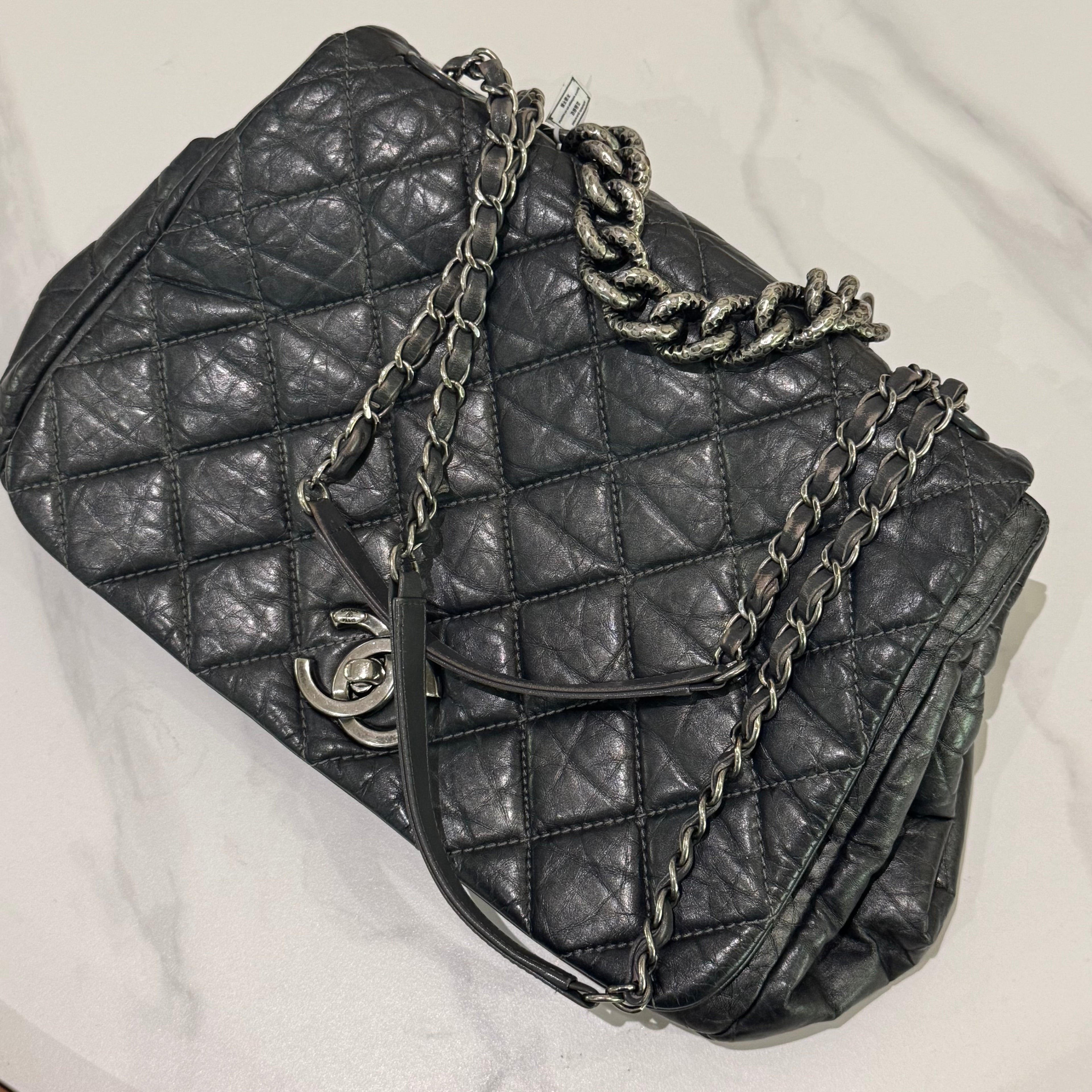 CHANEL LARGE LAVA CHAIN SHOULDER BAG IN SILVER GREY