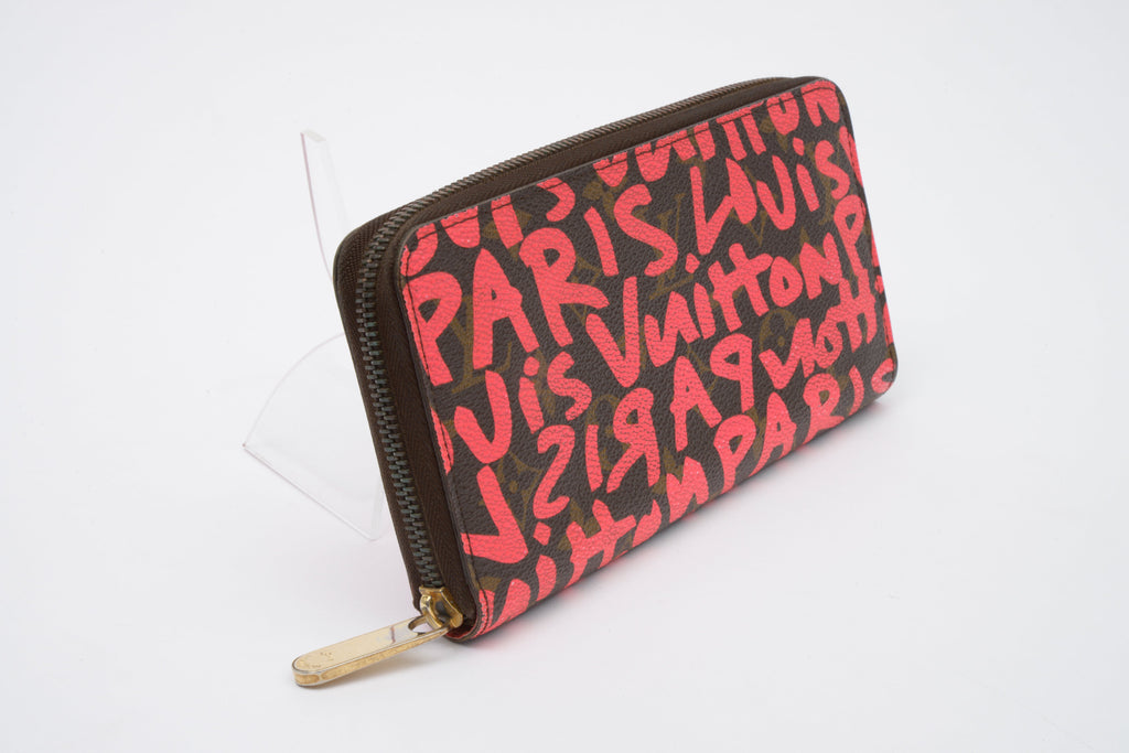 Louis Vuitton Stephen Sprouse Graffiti Zippy Wallet in Fuchsia