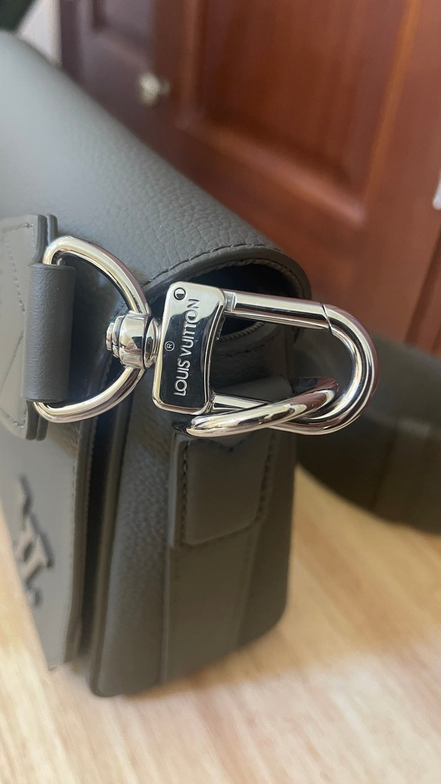 Louis Vuitton Takeoff Messenger PM Grey-Green