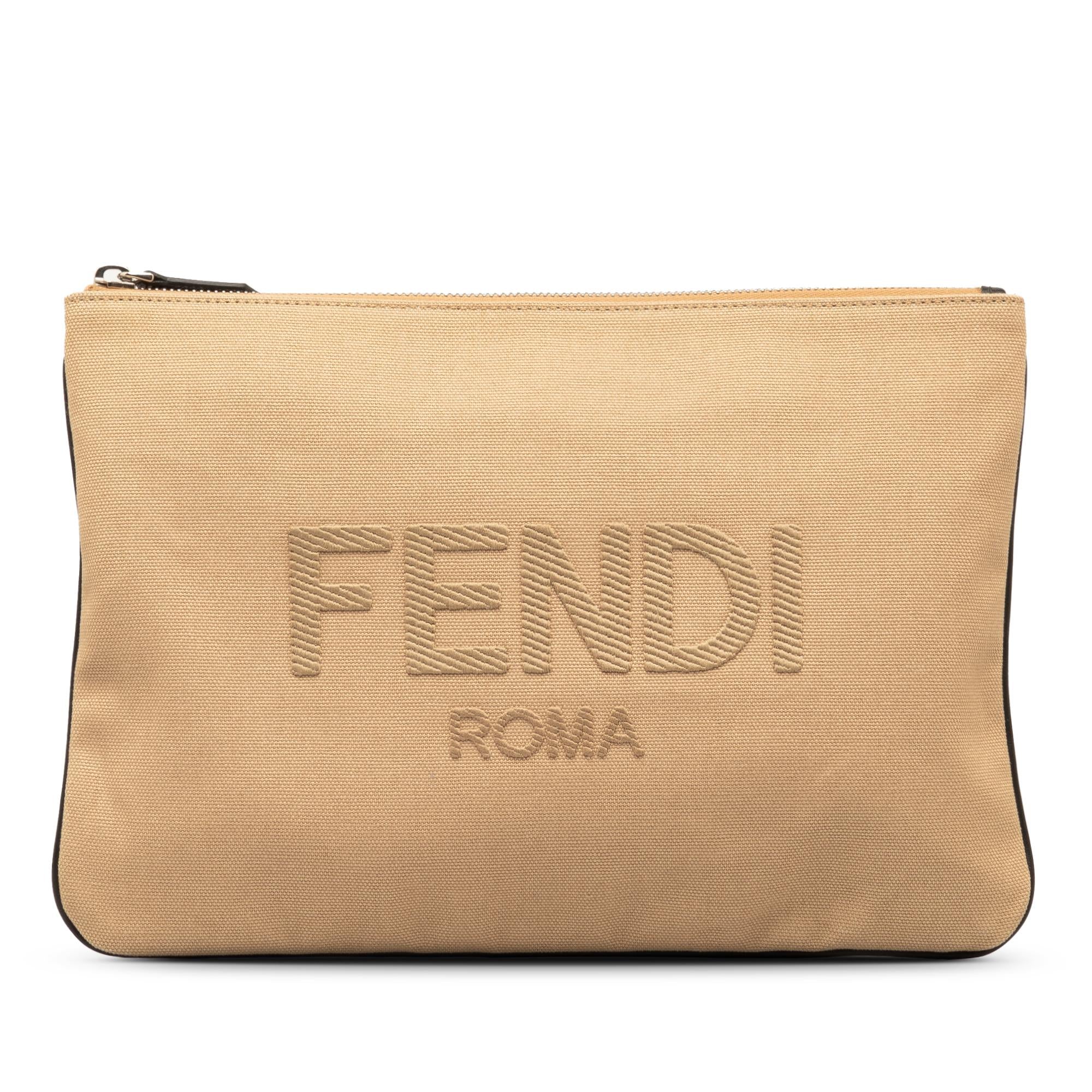 Fendi Canvas Roma Clutch (SHG-oJP68f)