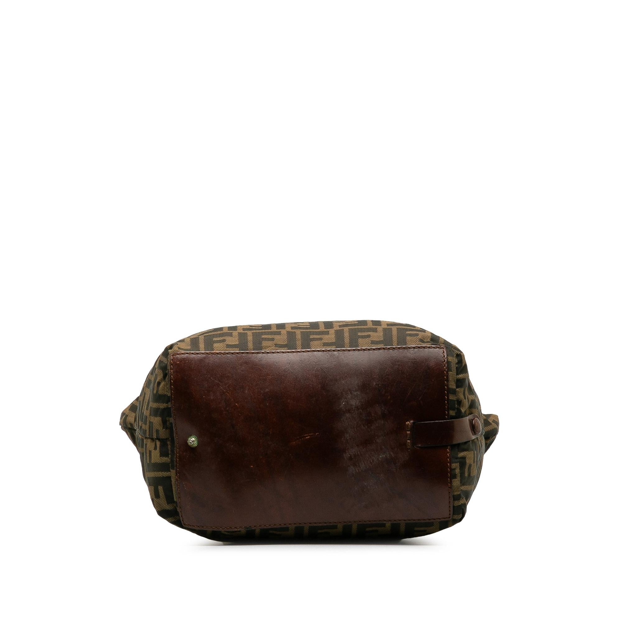 Fendi Canvas Zucca Tote (SHG-tjwRnh)