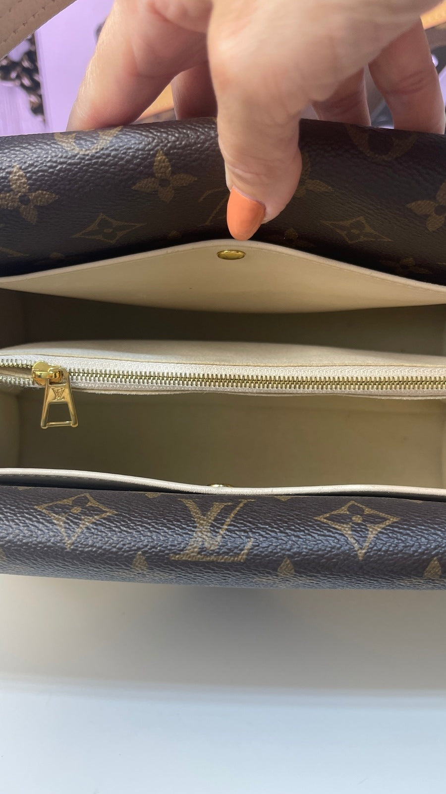 Louis Vuitton Double V Beige Leather Monogram Bag