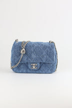 Chanel mini flag bag Bleu