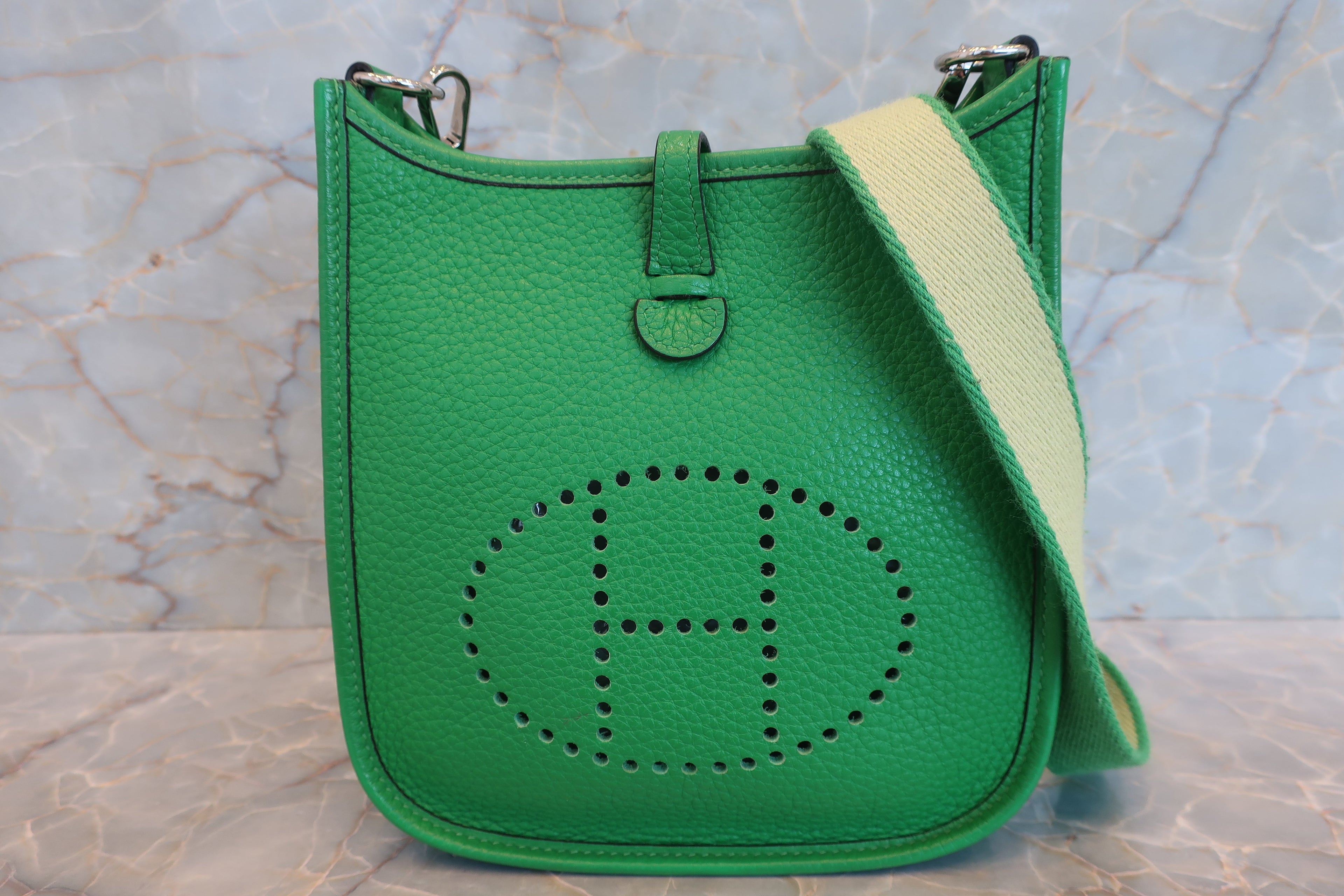 HERMES／エルメス エブリンTPM トリヨンクレマンス バンブー □R刻印 ショルダーバッグ 700080034