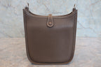 HERMES／エルメス エブリンTPM トリヨンクレマンス エトゥープ C刻印 ショルダーバッグ 800030164