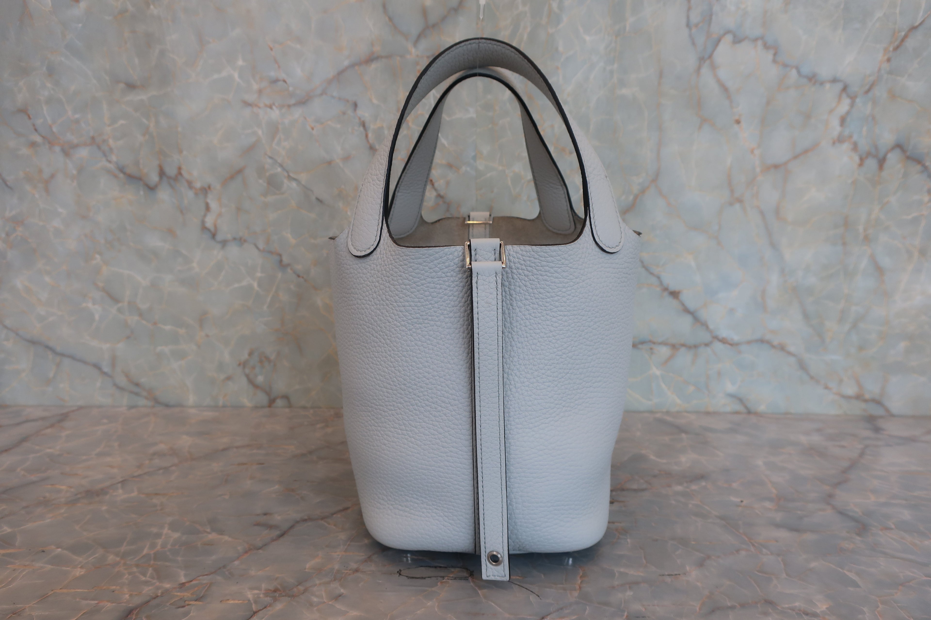 HERMES／エルメス ピコタンロックＰＭ トリヨンクレマンス ブルーペール U刻印 ハンドバッグ 800030104