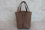 HERMES／エルメス ピコタンロックＭＭ トリヨンクレマンス エトゥープ D刻印 ハンドバッグ 800030084