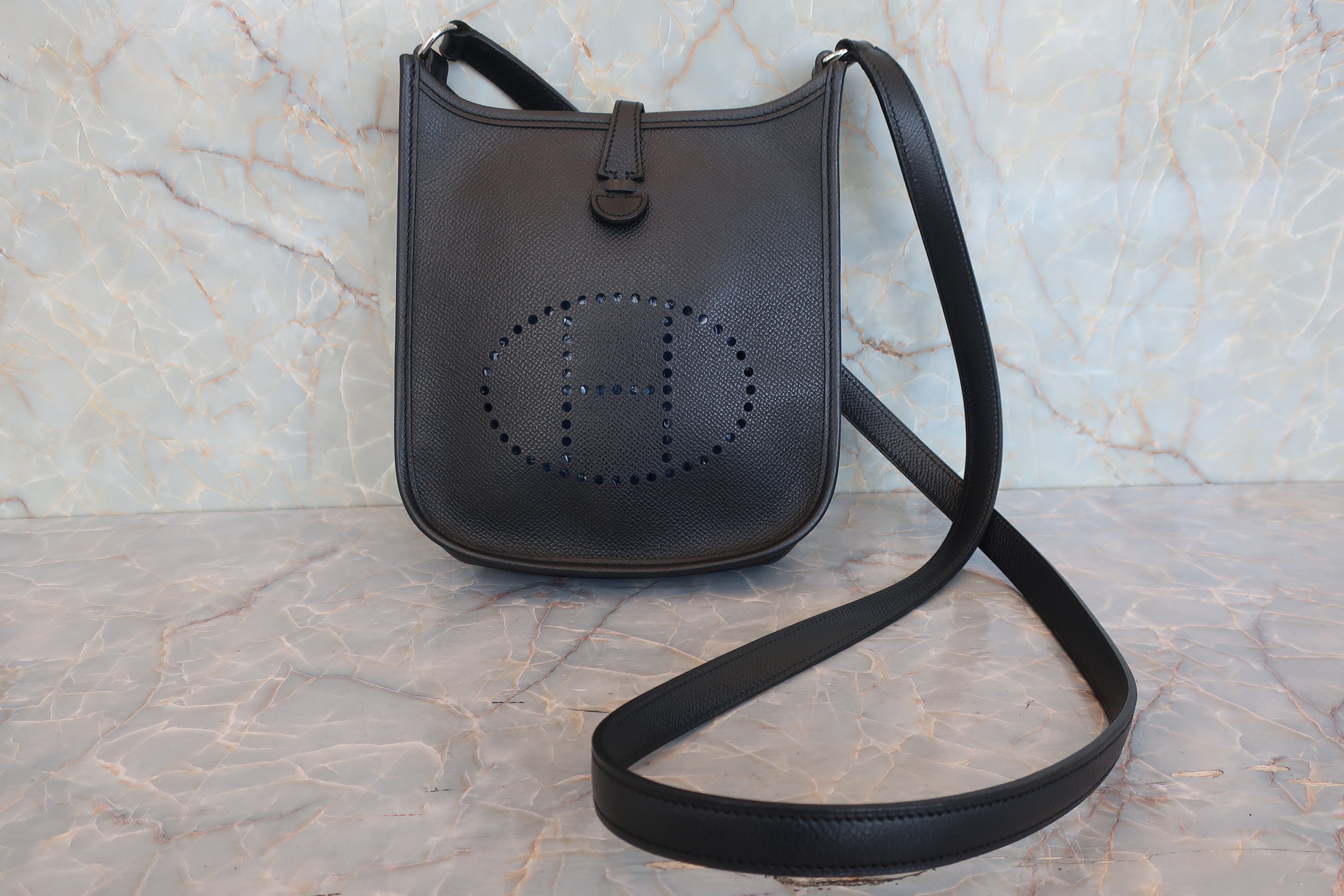 HERMES／エルメス エブリンTPM ヴォーエプソン ブラック □I刻印 ショルダーバッグ 800050111
