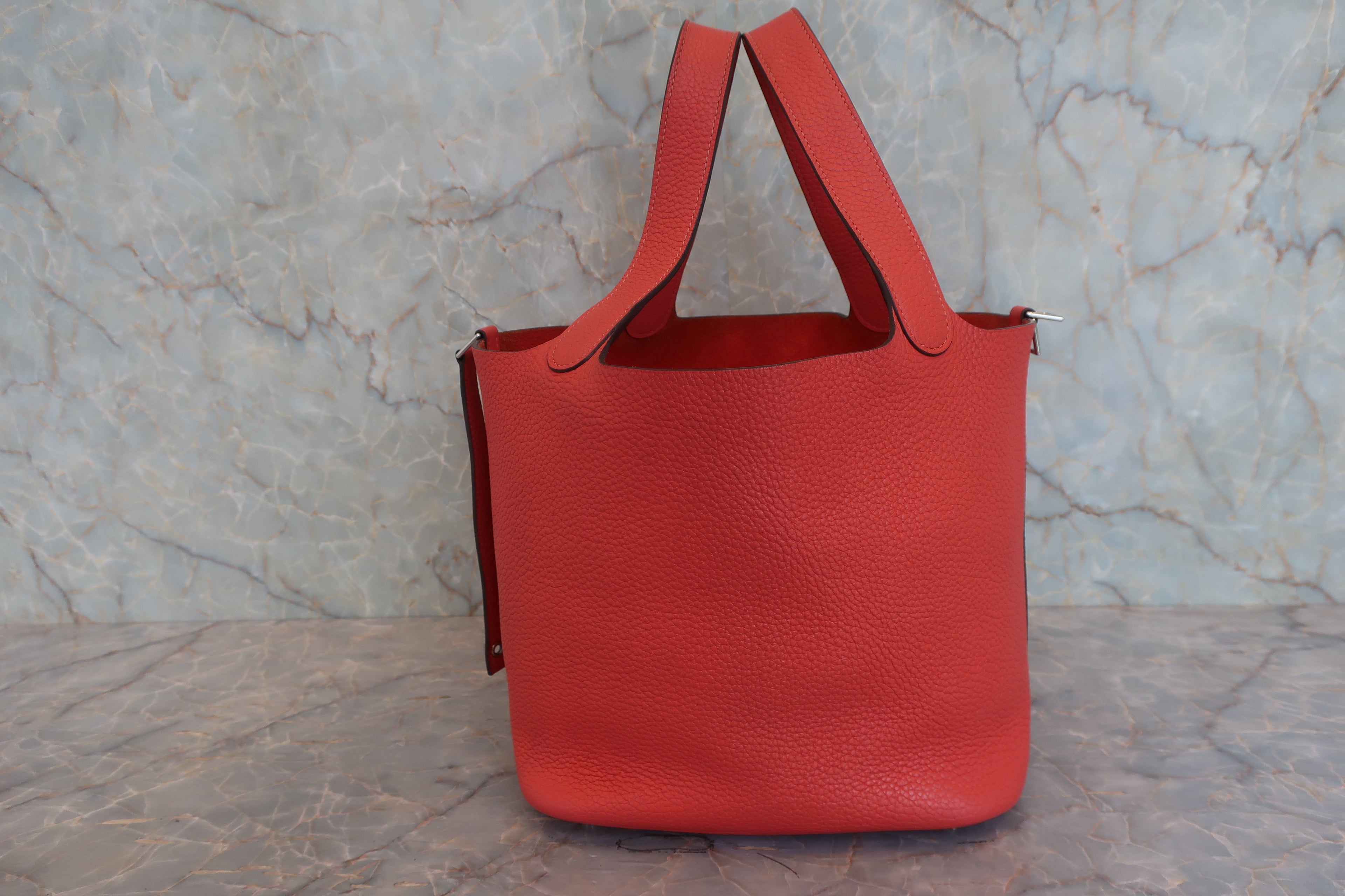 HERMES／エルメス ピコタンロックＭＭ トリヨンクレマンス ルージュピヴォワンヌ R刻印 ハンドバッグ 800020237