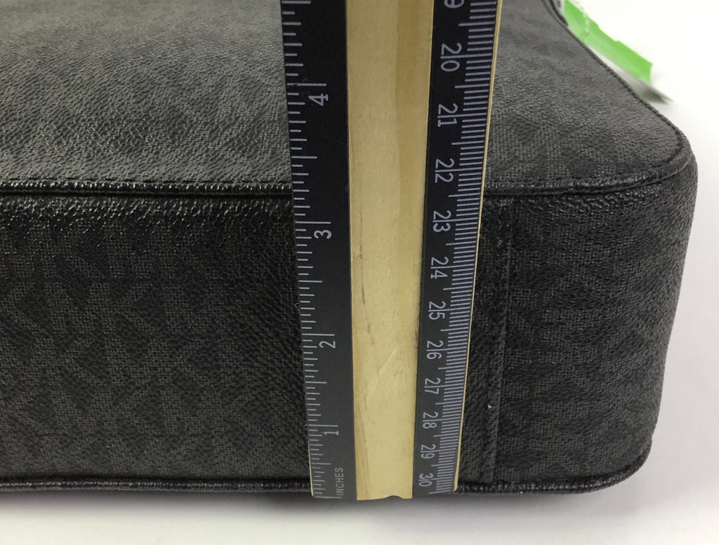 Crossbody Designer By Michael Kors In Black, Size:Medium