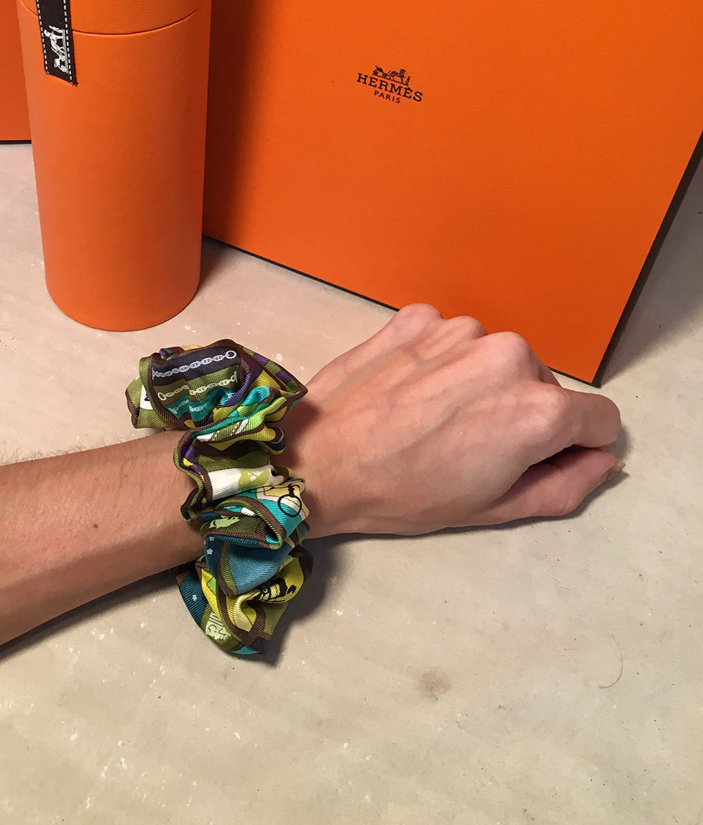 Hermes Handmade En Voyage Silk Scarf Scrunchie in Green