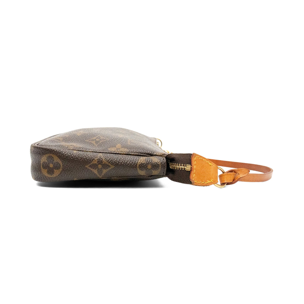 Louis Vuitton 'Pochette Accessoires' Shoulder Bag