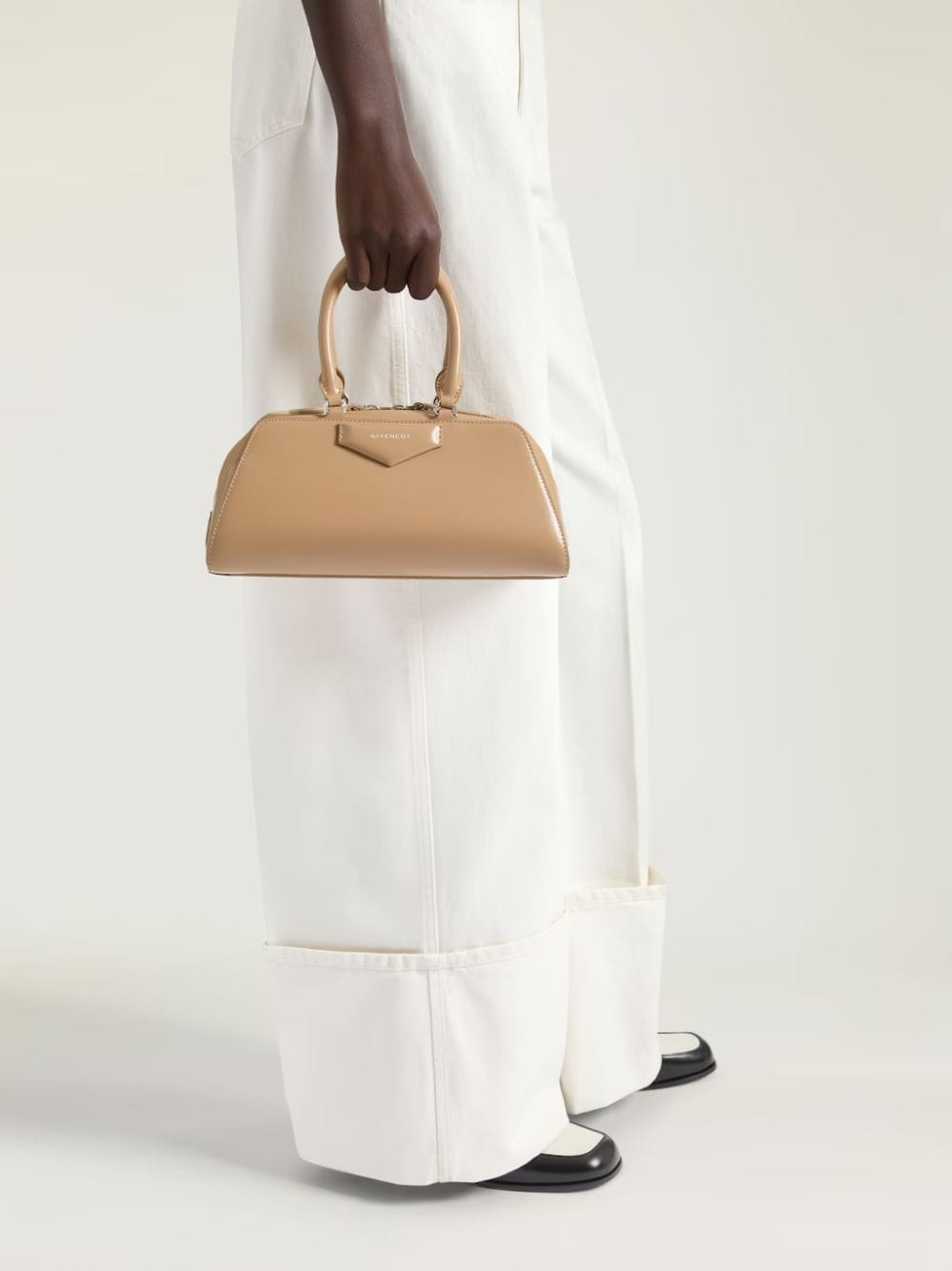 Sand Small Antigona East-West Box Bag