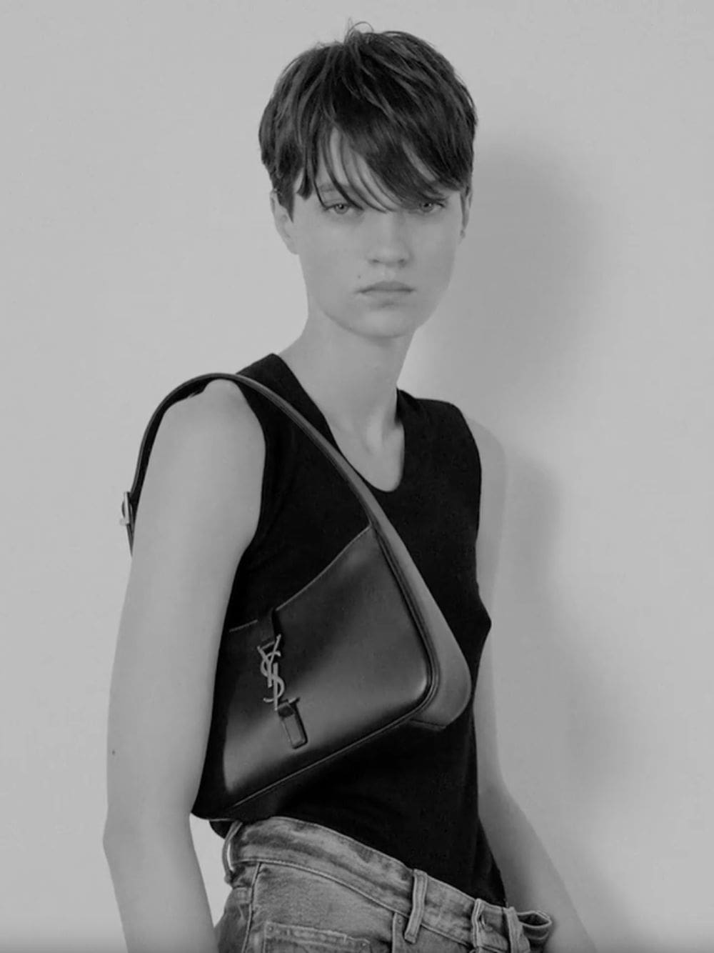 Le 5 à 7 Hobo Bag in Black Smooth Leather