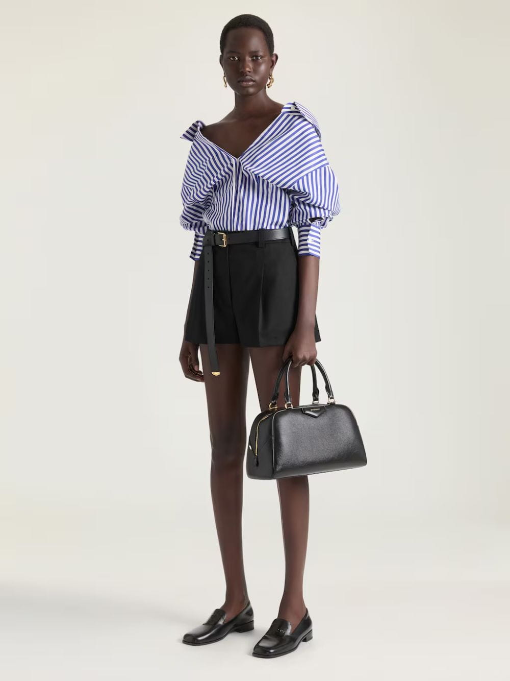 Black Antigona East-West Medium Leather Handbag