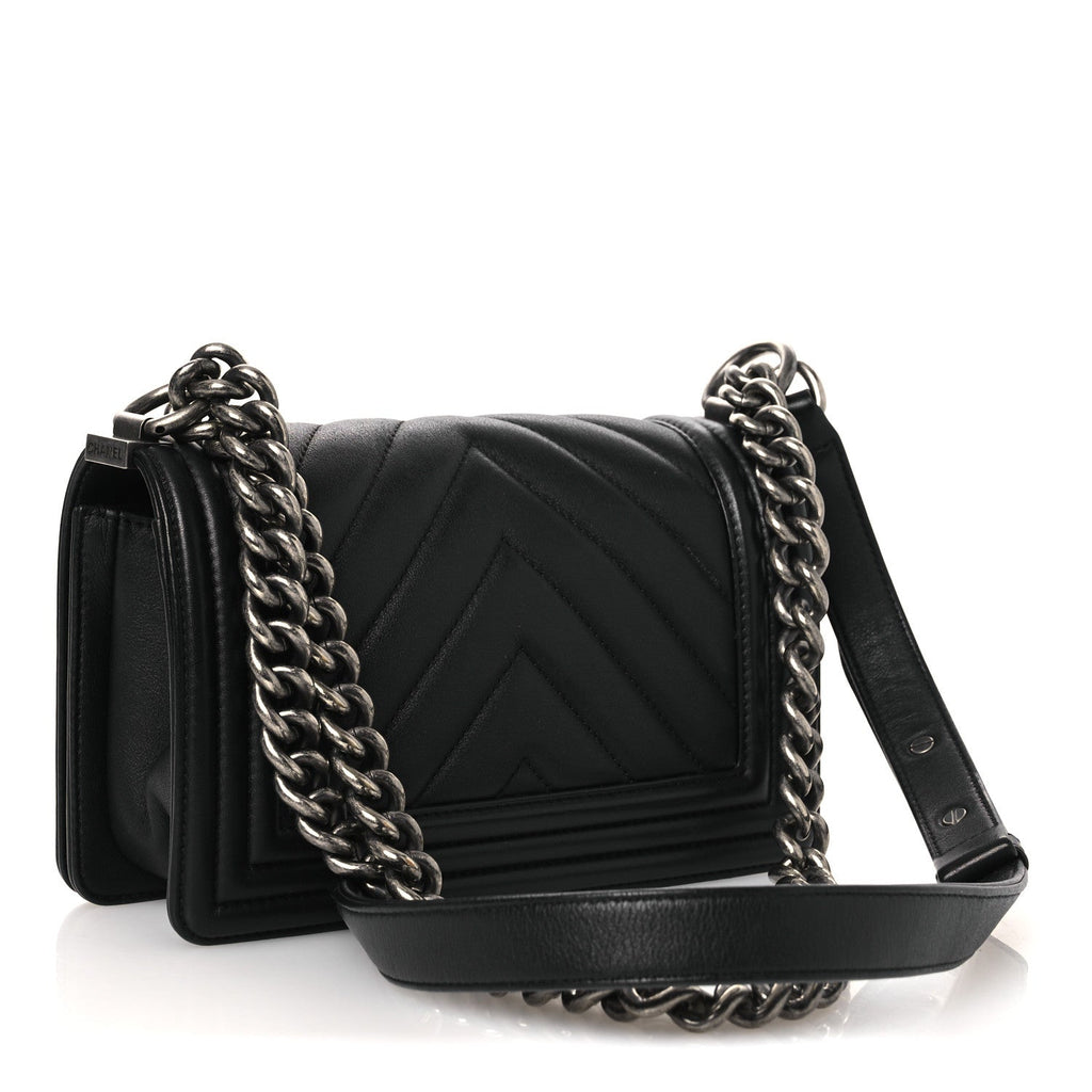 Lambskin Chevron Quilted Small Boy Flap Black