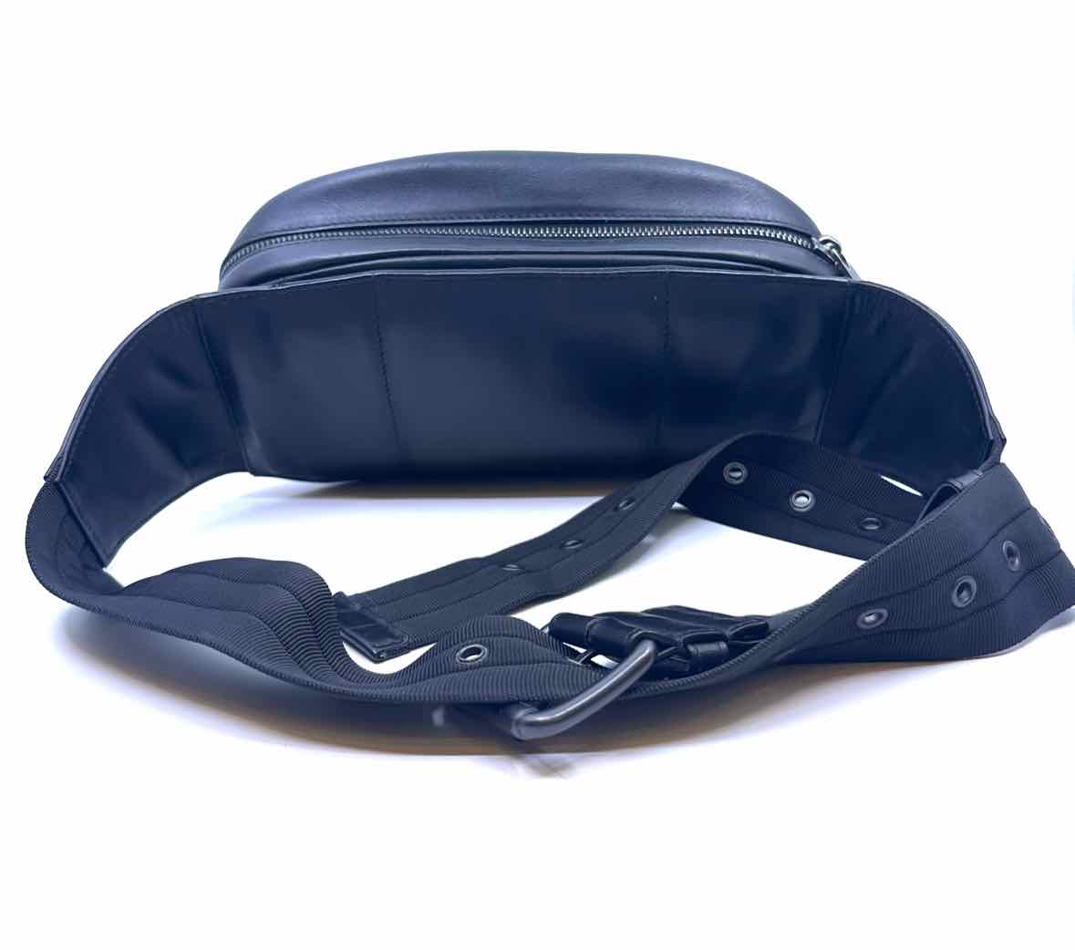 BOTTEGA VENETA Black Leather Woven Waist Bag