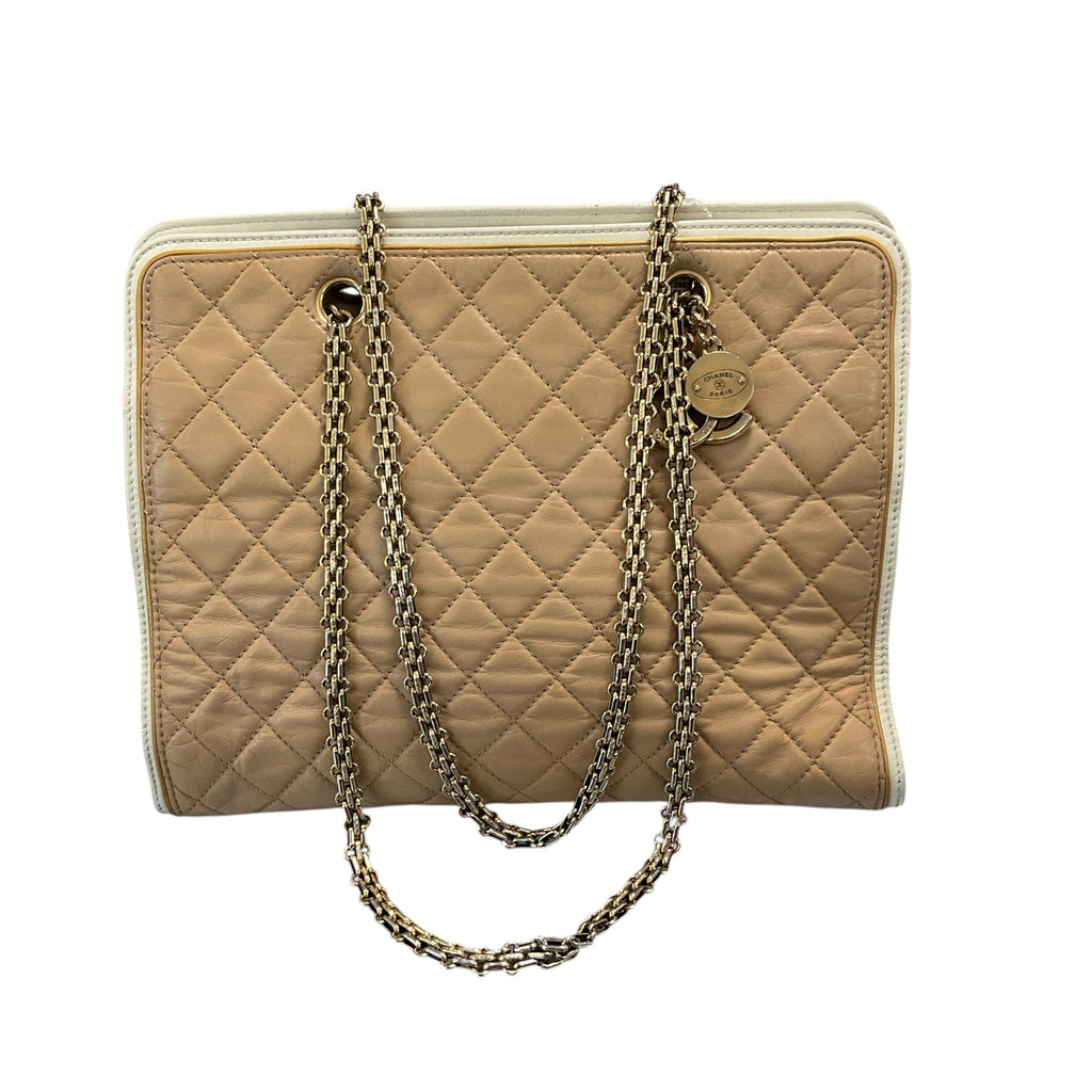 CHANEL Handbag