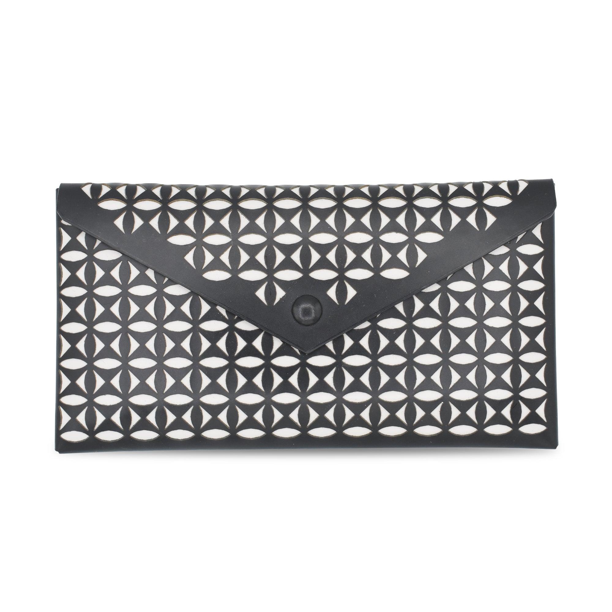 Alaia Clutch