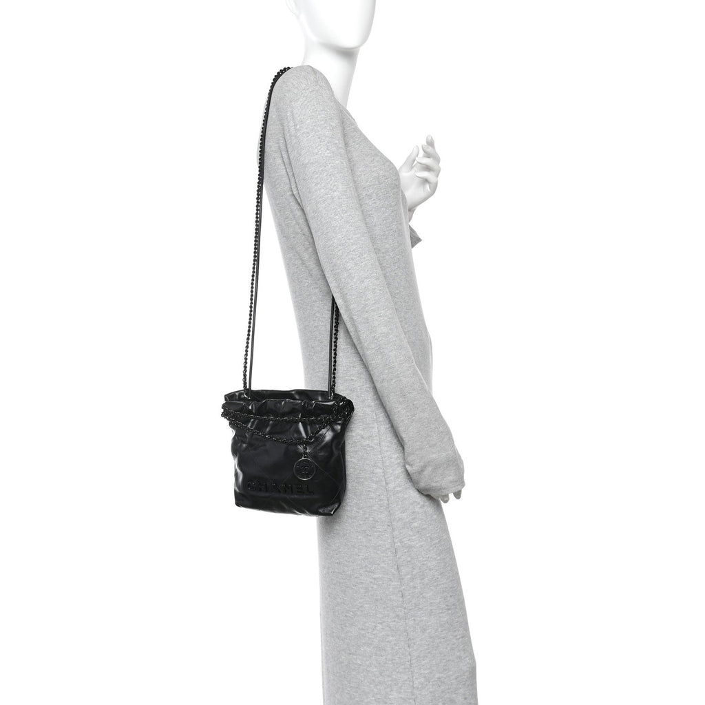 Shiny Calfskin Quilted Mini Chanel 22 So Black