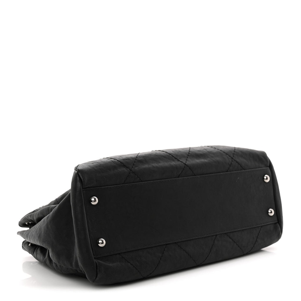 Calfskin Quilted Large Hamptons Flap Black