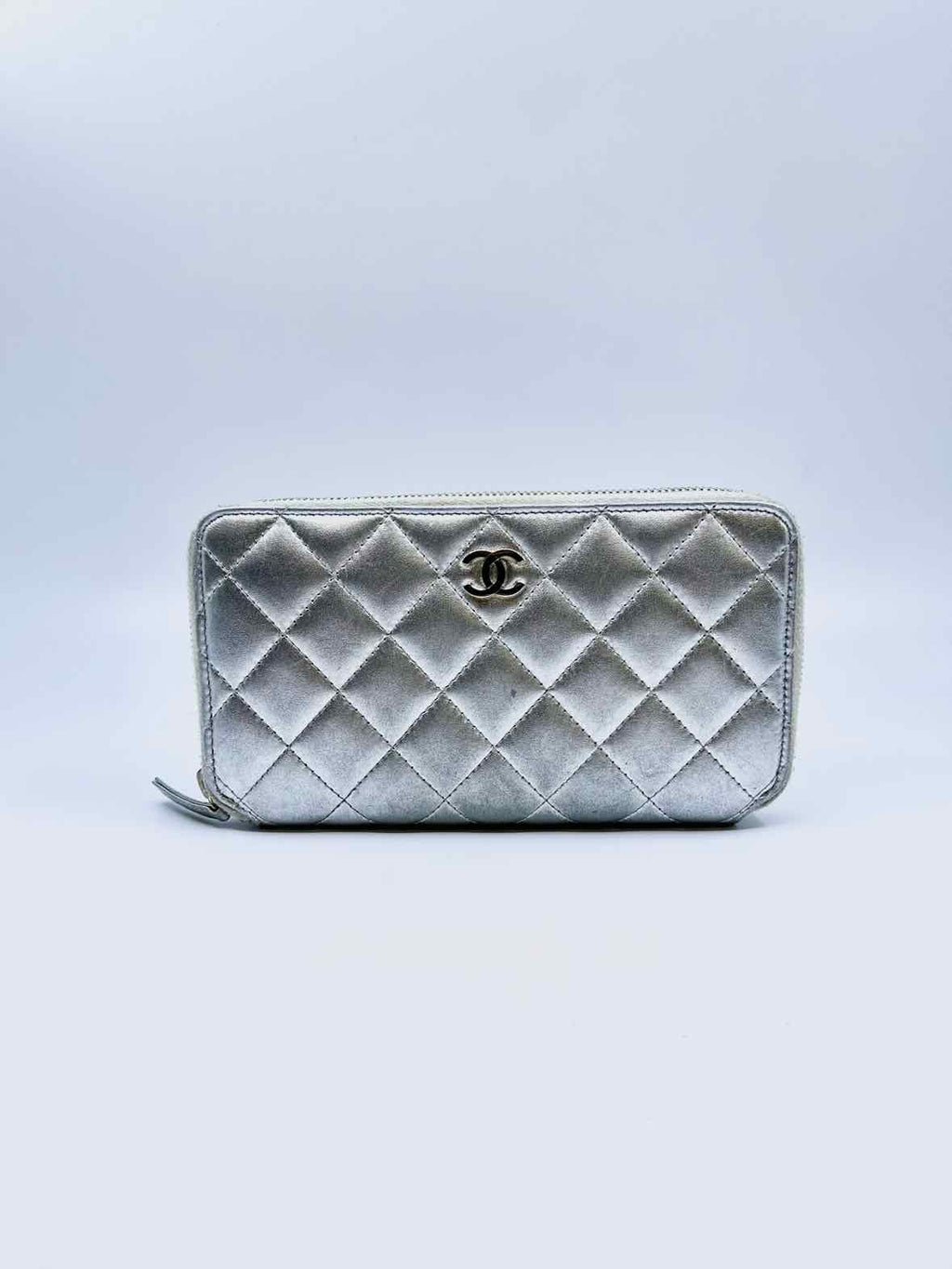 CHANEL Silver Leather Quilted Wallet