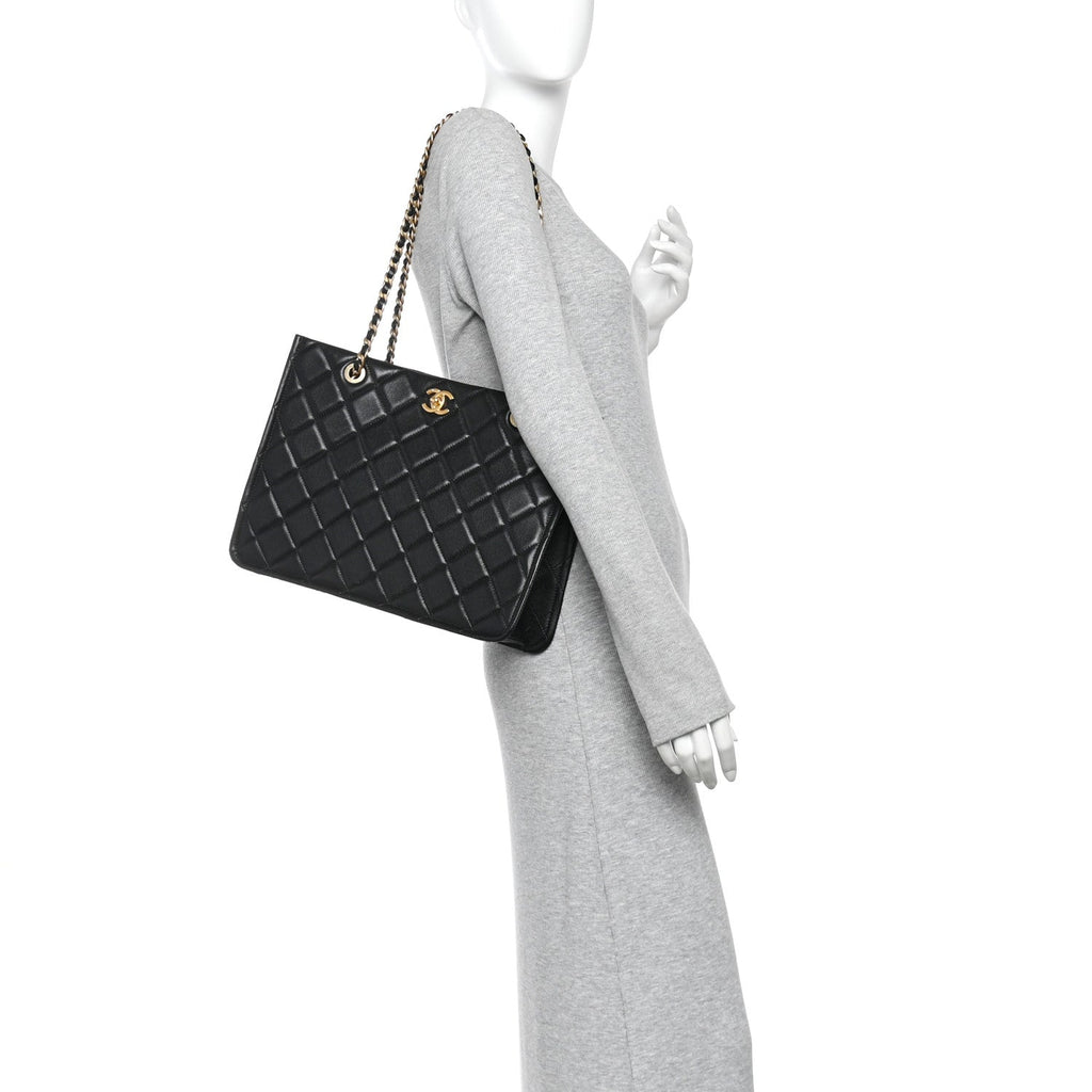 Caviar Quilted Sweet Classic Shopping Tote Black