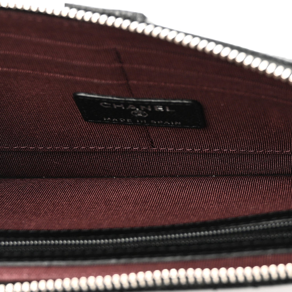 Caviar Quilted Classic Pouch With Handle Black